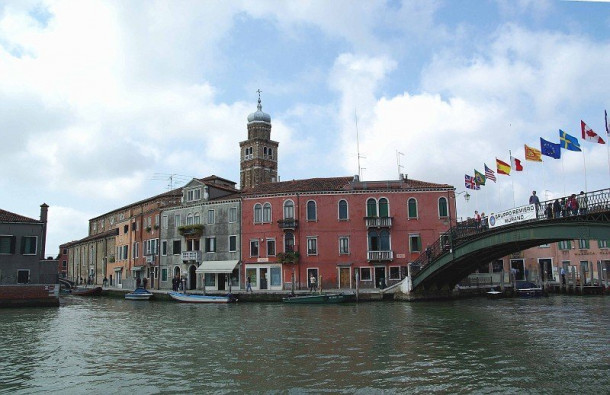 Мурано - пригород Венеции:)