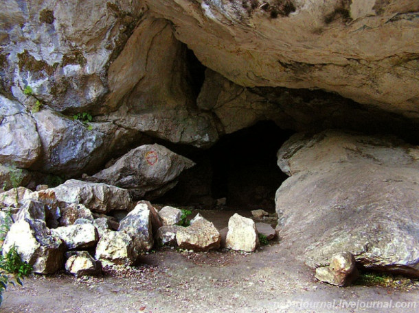 Абхазия. Новый Афон. Пещера Симона Кананита.