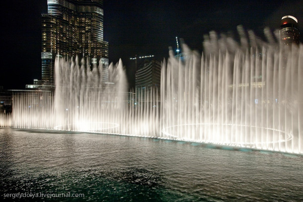 Дубайское шоу фонтанов