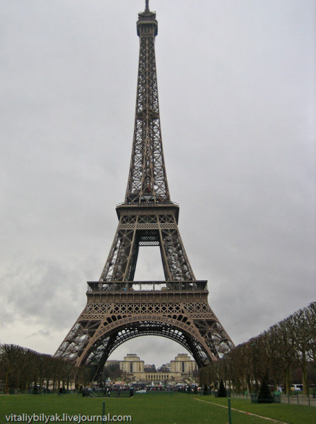 Незабываемый, романтический и манящий символ Парижа
