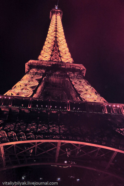 Незабываемый, романтический и манящий символ Парижа
