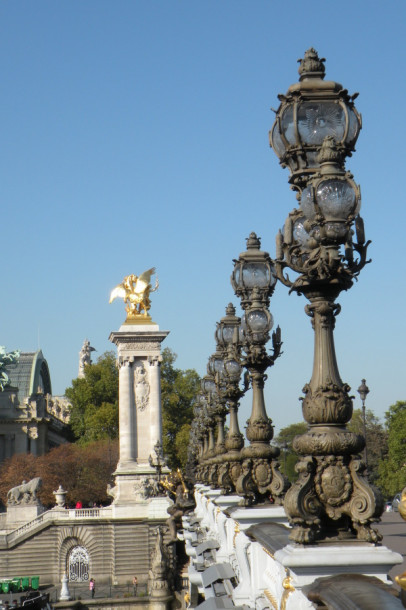 Осень с  Будапештом попрощалась, через два часа в Париже оказалась....... 